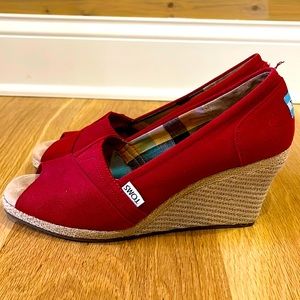 Tom’s red canvas wedge